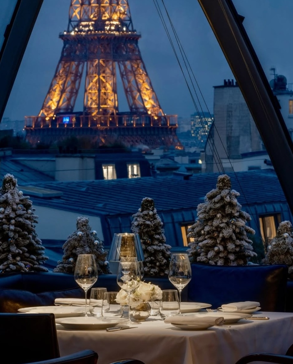 Dîner Privé avec Vue sur la Tour Eiffel: Une Expérience Gastronomique Exclusive